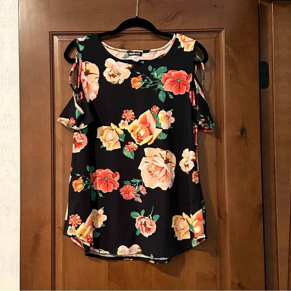 Heimish cold shoulder shirt.  NWOT.